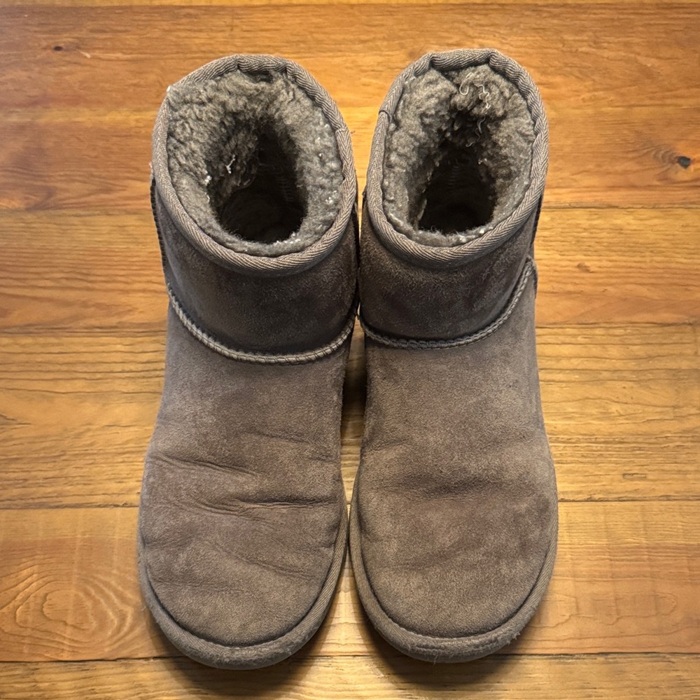 UGG Classic Mini - image 3